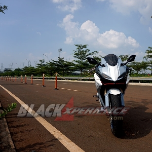 Modifikasi Honda All New CBR250RR berkonsep Japanesse Low Rider