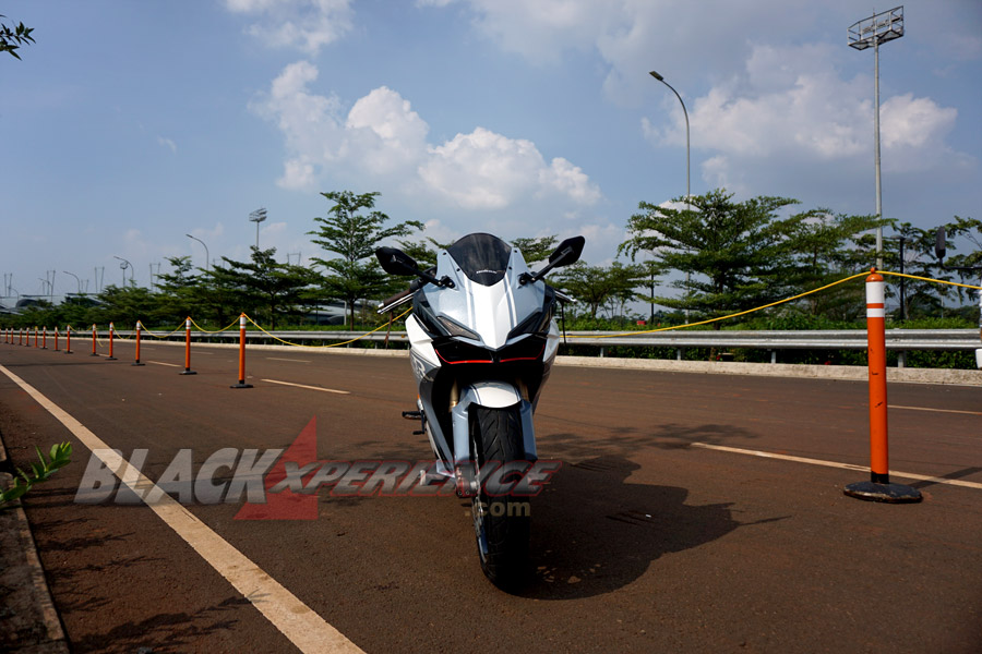 Modifikasi Honda All New CBR250RR berkonsep Japanesse Low Rider