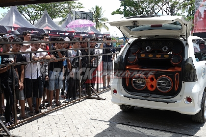 Black Out Loud @ BlackAuto Battle Warm Up Manado 2019 Photo 4