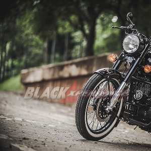 Modifikasi Royal Enfield,  Black Shine Bobber 