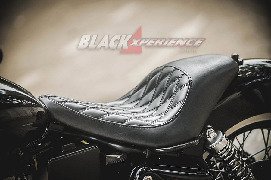 Modifikasi Royal Enfield,  Black Shine Bobber 