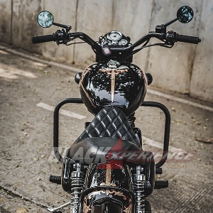 Modifikasi Royal Enfield,  Black Shine Bobber 