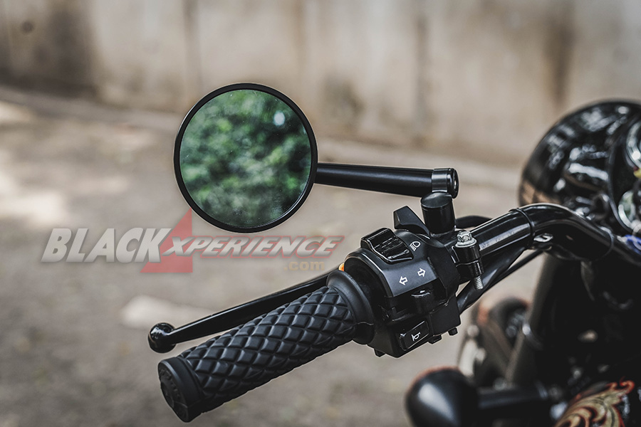 Modifikasi Royal Enfield,  Black Shine Bobber 