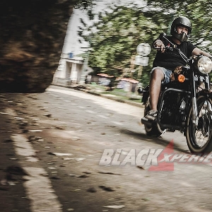 Modifikasi Royal Enfield,  Black Shine Bobber 