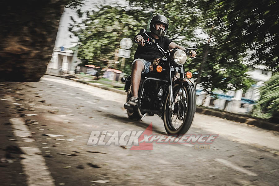 Modifikasi Royal Enfield,  Black Shine Bobber 