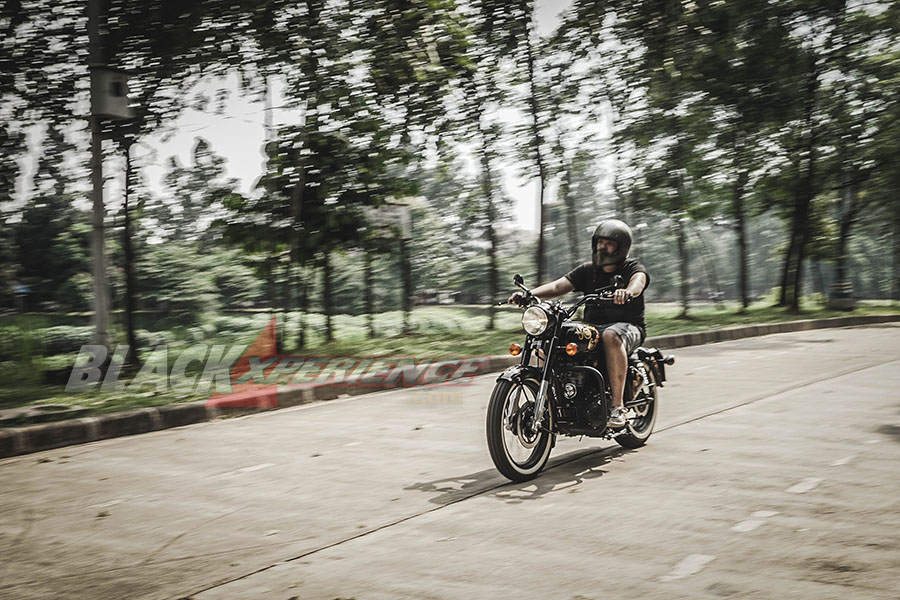 Modifikasi Royal Enfield,  Black Shine Bobber 