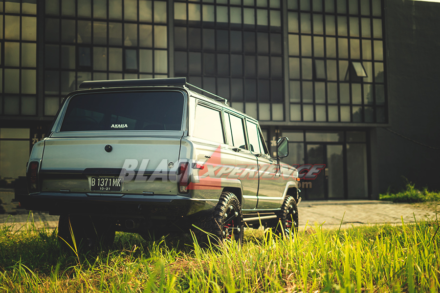 Modifikasi Jeep Grand Wagoneer, City Slicker yang Menggoda