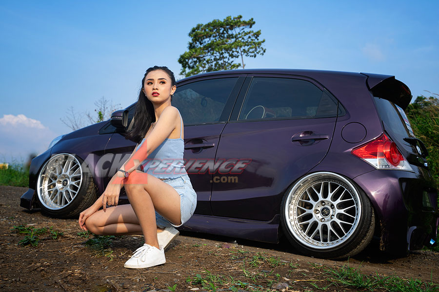 Carissa Heriyani, Incar Punya Civic Turbo dan Kongkow Bareng Anak Mobil