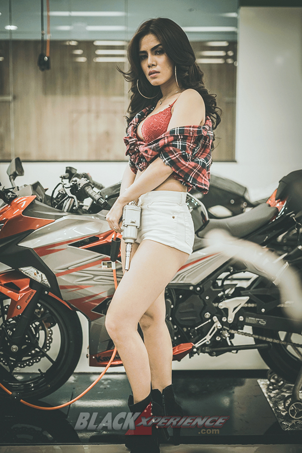 Shyanaz Allvashyer –Come Ride With Me-