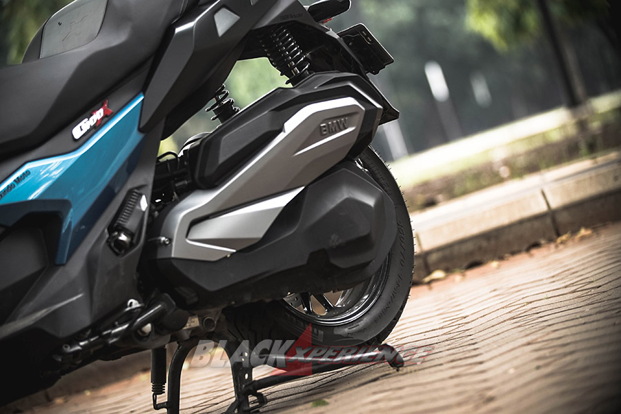 BMW C400X, Skuter Futuristik Buat Kaum  Urban 