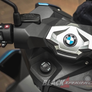 BMW C400X, Skuter Futuristik Buat Kaum  Urban 