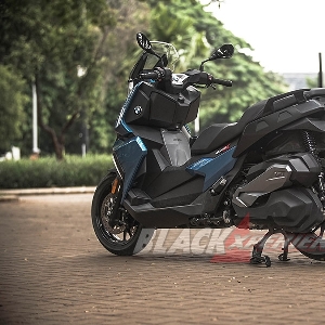 BMW C400X, Skuter Futuristik Buat Kaum  Urban 