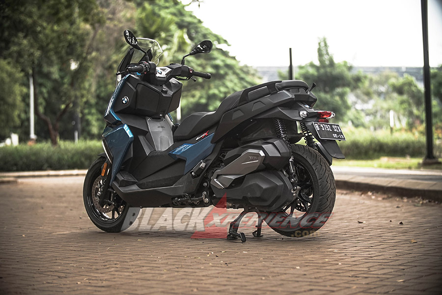 BMW C400X, Skuter Futuristik Buat Kaum  Urban 