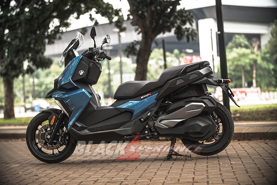 BMW C400X, Skuter Futuristik Buat Kaum  Urban 