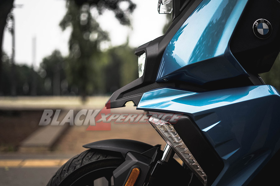 BMW C400X, Skuter Futuristik Buat Kaum  Urban 