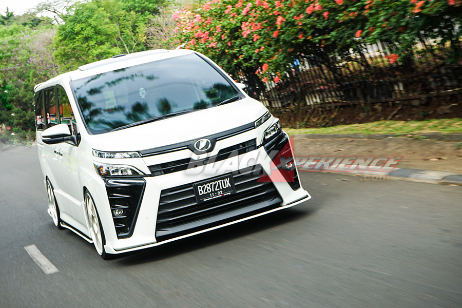 Modifikasi Toyota Voxy, Project 'Trial Error' Buahkan Van MPV nan Sporty