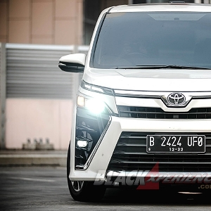 New Toyota Voxy - Baby Alphard You Can Buy -