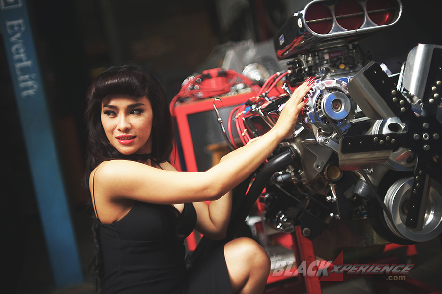 Siska - Dara Manis Pecinta American Muscle Car