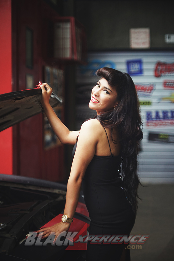 Siska - Dara Manis Pecinta American Muscle Car