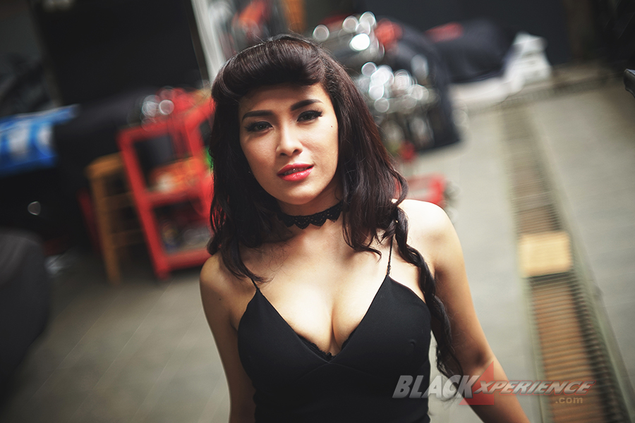 Siska - Dara Manis Pecinta American Muscle Car