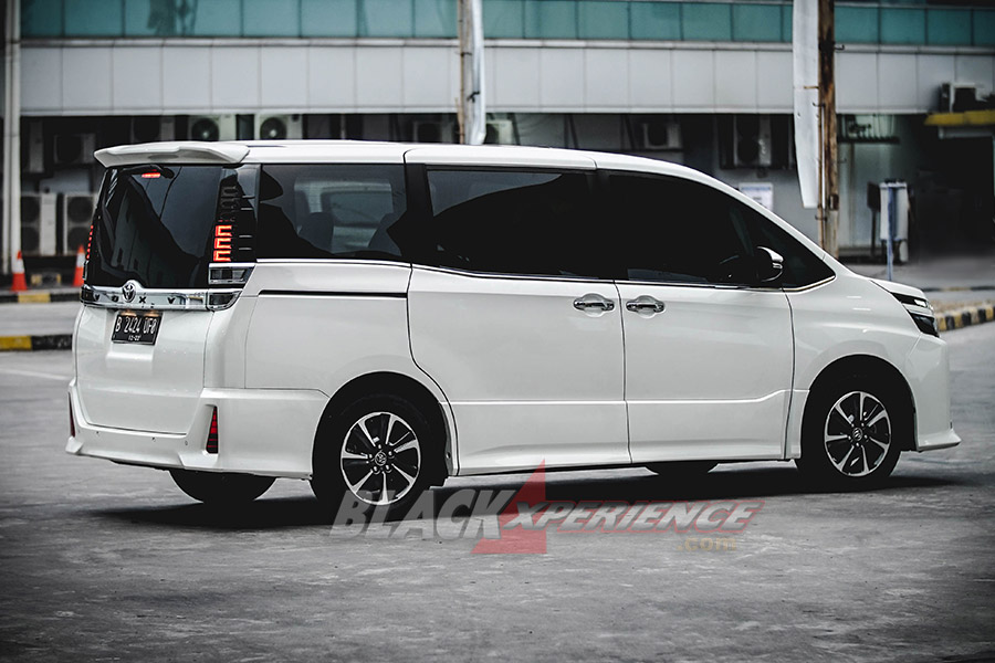 New Toyota Voxy - Baby Alphard You Can Buy -