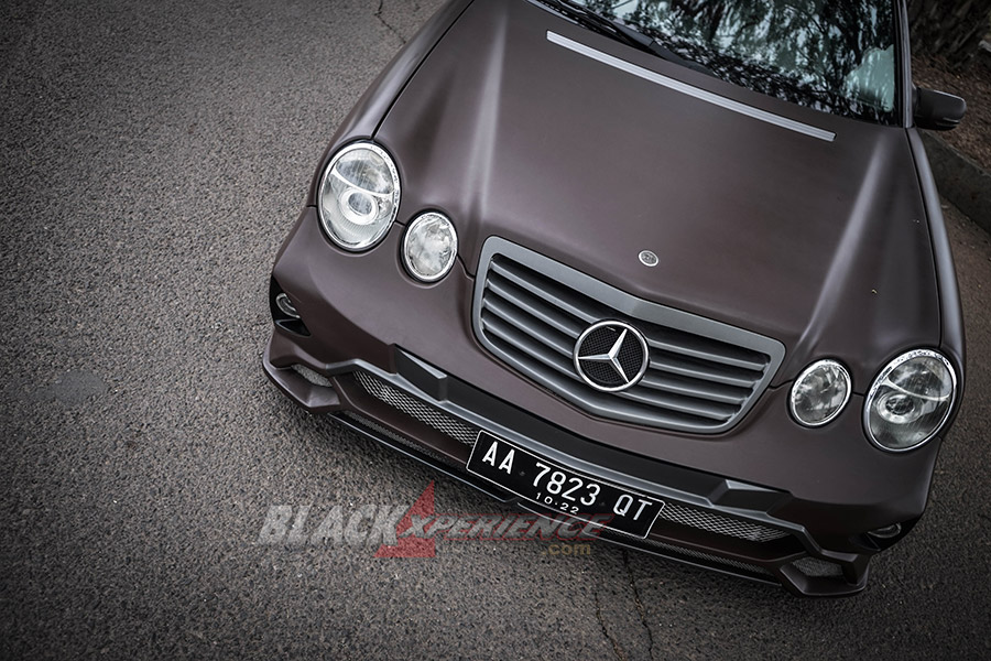 Modifikasi Mercedes E230, Modifikasi Extreme Body Kit dan Static Stance