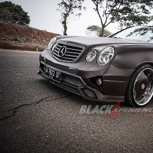 Modifikasi Mercedes E230, Modifikasi Extreme Body Kit dan Static Stance