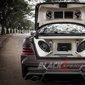 Modifikasi Mercedes E230, Modifikasi Extreme Body Kit dan Static Stance