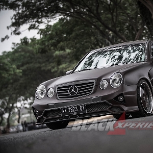 Modifikasi Mercedes E230, Modifikasi Extreme Body Kit dan Static Stance