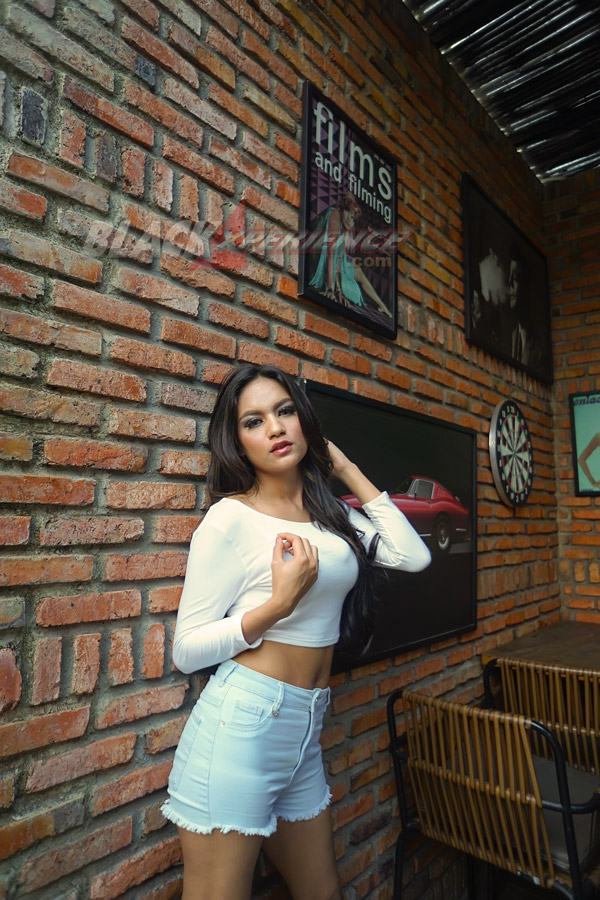 Devi Zevara, Atasi Penat dari Rutinitas dengan Liburan