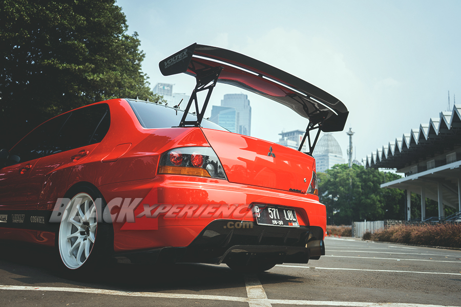 Modifikasi Mitsubishi EVO VIII, Performa Harian dan Track dalam Satu Paket