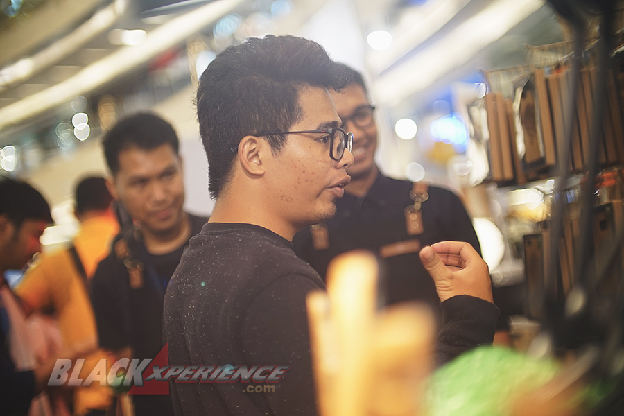 Afrizal Rahadian Sodiq: Angkat Kekayaan Indonesia Lewat Batik Geek