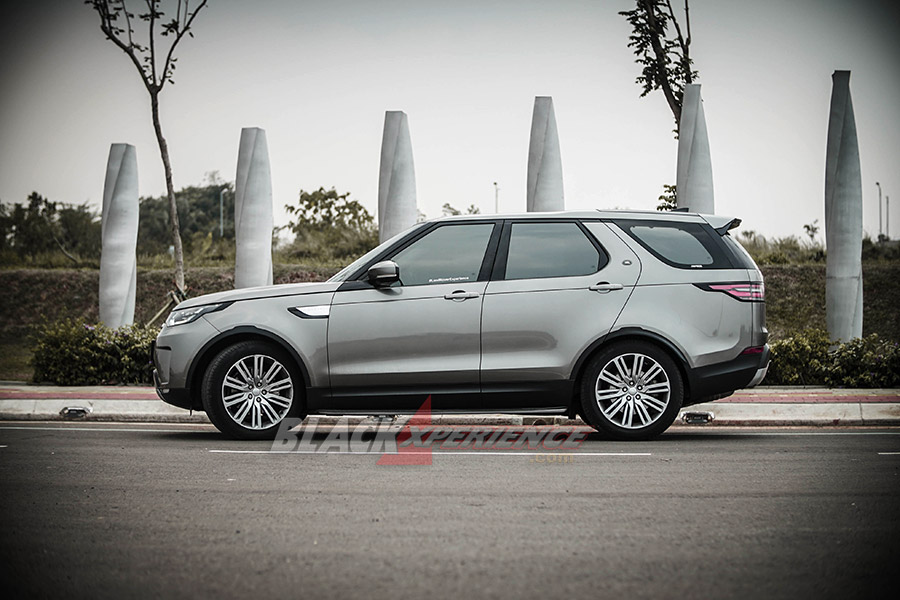 New Land Rover Discovery - Leads The Way