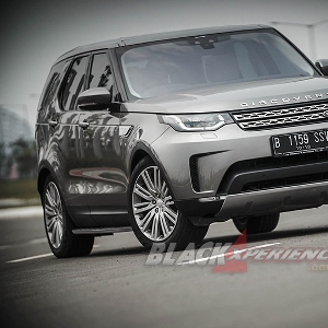 New Land Rover Discovery - Leads The Way