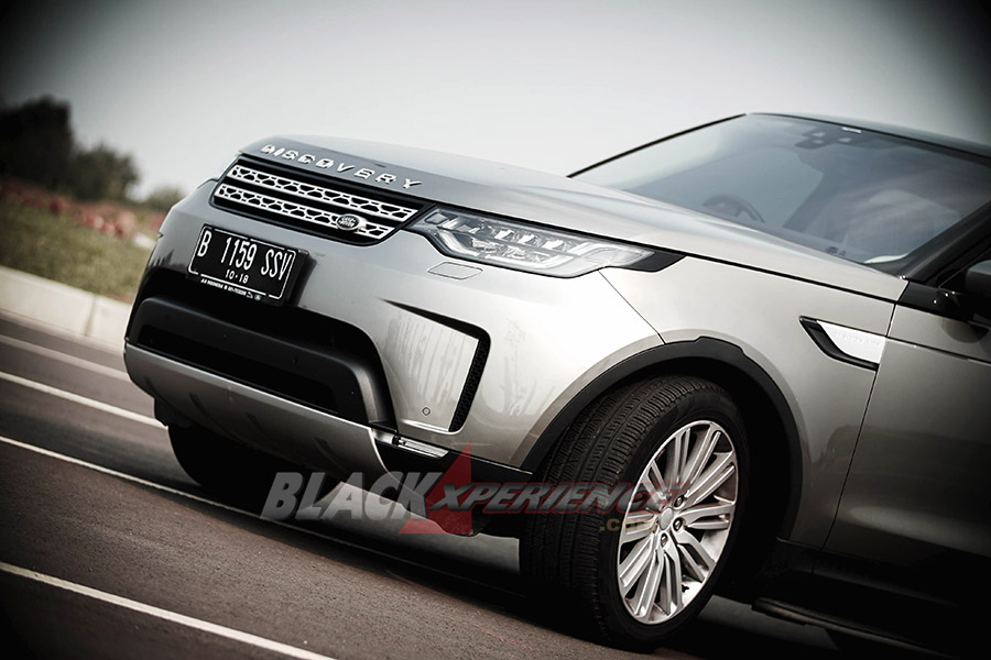 New Land Rover Discovery - Leads The Way