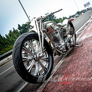 Modifikasi Harley Davidson Sportster: The Stone Krom Works