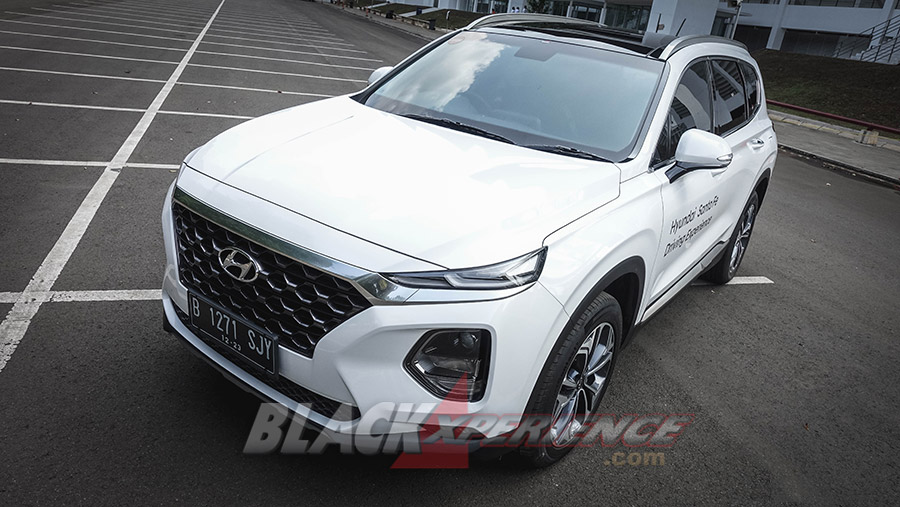 Hyundai Santa Fe: SUV Asia, Rasa Amerika