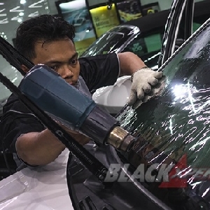 Awali Modifikasi Interior All New Rush Dengan Upgrade Kaca Film 