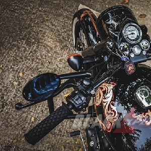 Modifikasi Royal Enfield,  Black Shine Bobber 