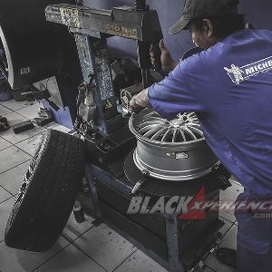 Makin Gaya dengan Upgrade Velg Toyota Veloz 2019