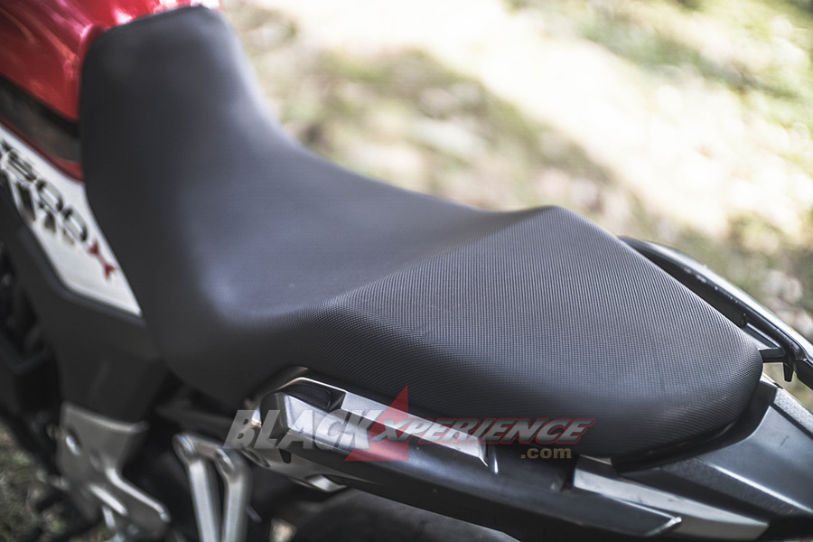 Honda CB500X Tackle Both World blackxperience