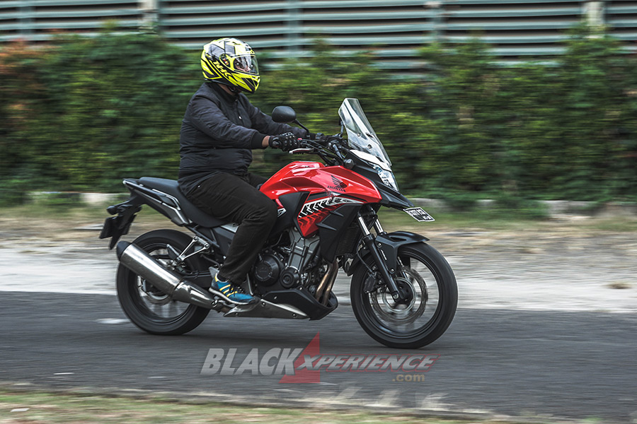 Honda CB500X - Tackle Both World