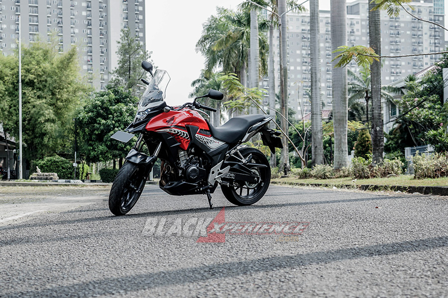 Honda CB500X - Tackle Both World