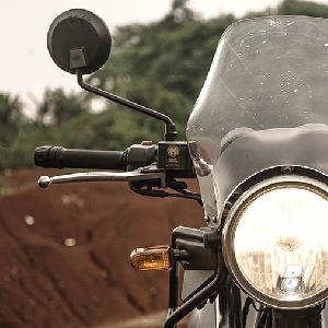 Royal Enfield Himalayan - Motor Asyik Dimana Saja