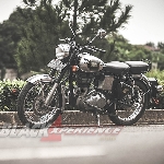 Royal Enfield Classic 500 Chrome - A Renewable Classic