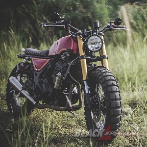 Modifikasi Ninja 250 - Ukir Spirit Rossoneri pada Motor Scrambler