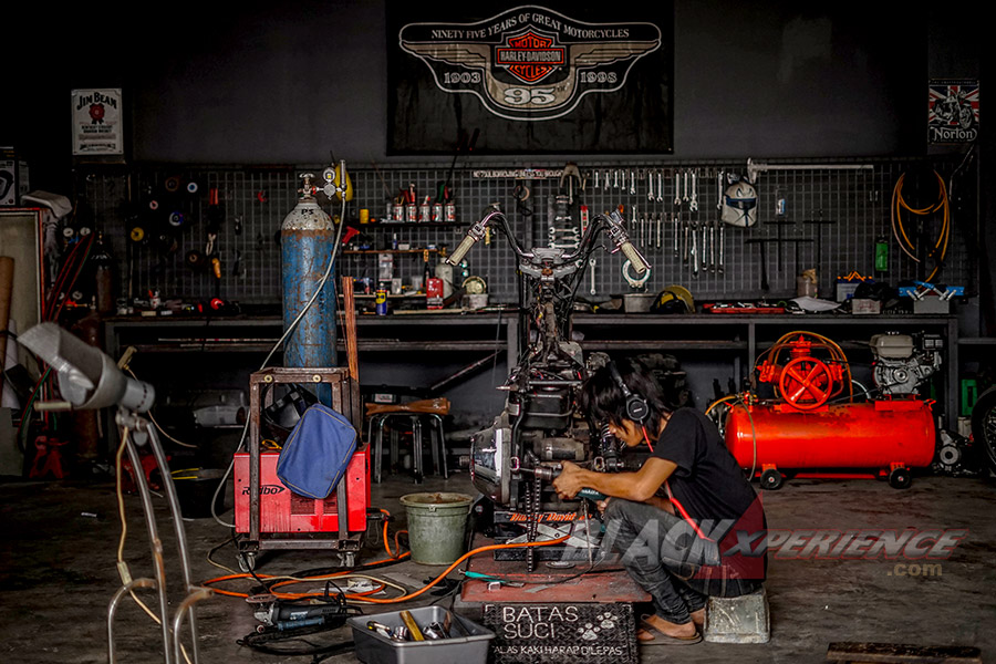 Lawless Garage Jakarta : All About Biker’s Lifestyle