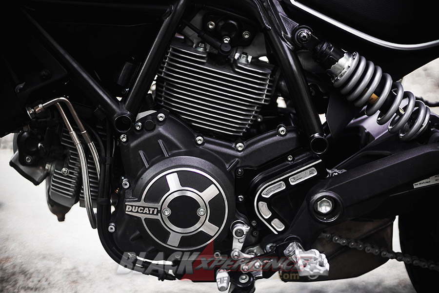 Scrambler Ducati 800 - Comfy Retro Bike