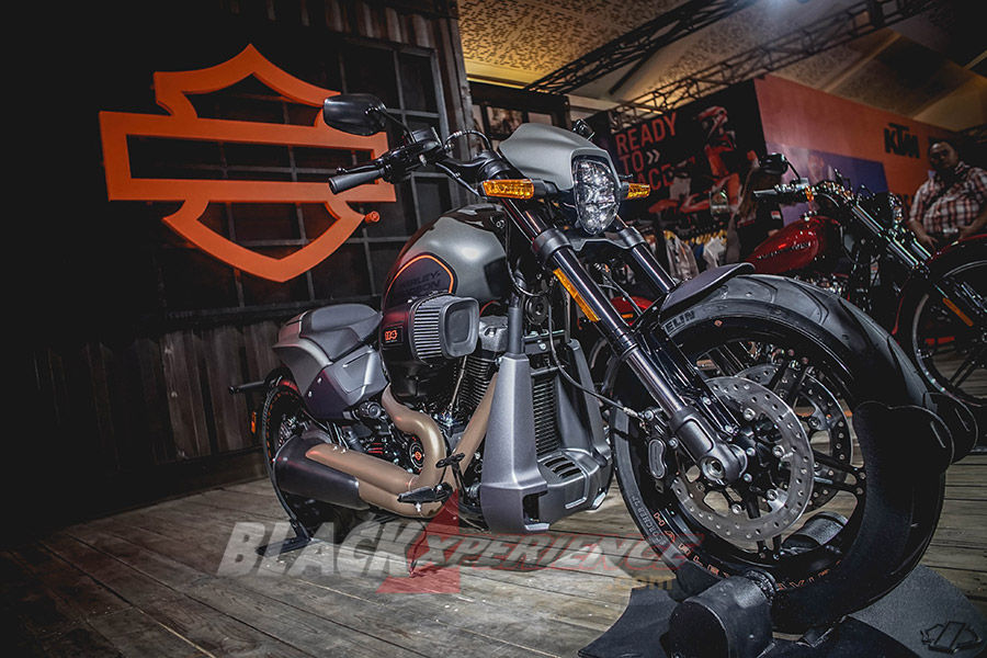 Harley Davidson FXDR dan Iron-Moge Klasik, Tenaga Modern