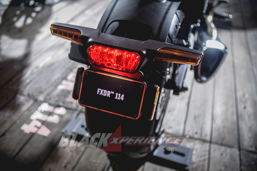 Harley Davidson FXDR dan Iron-Moge Klasik, Tenaga Modern